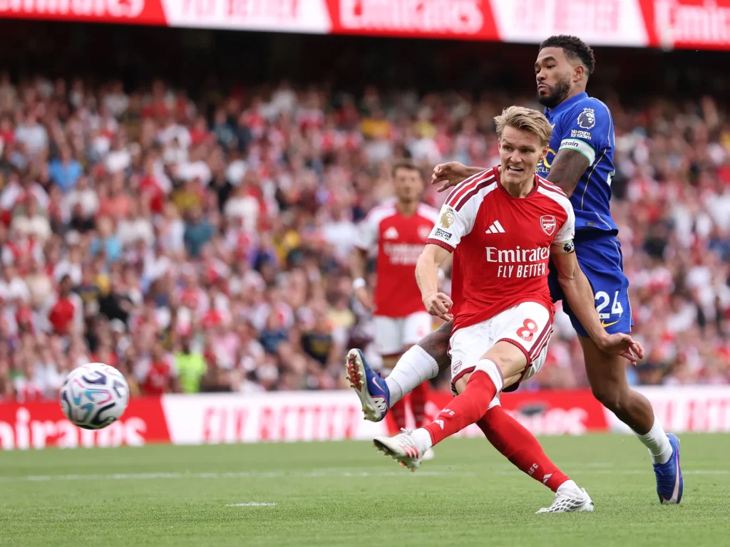 L'Arsenal rimonta e batte il Chelsea 2-1 e mantiene un inizio perfetto
