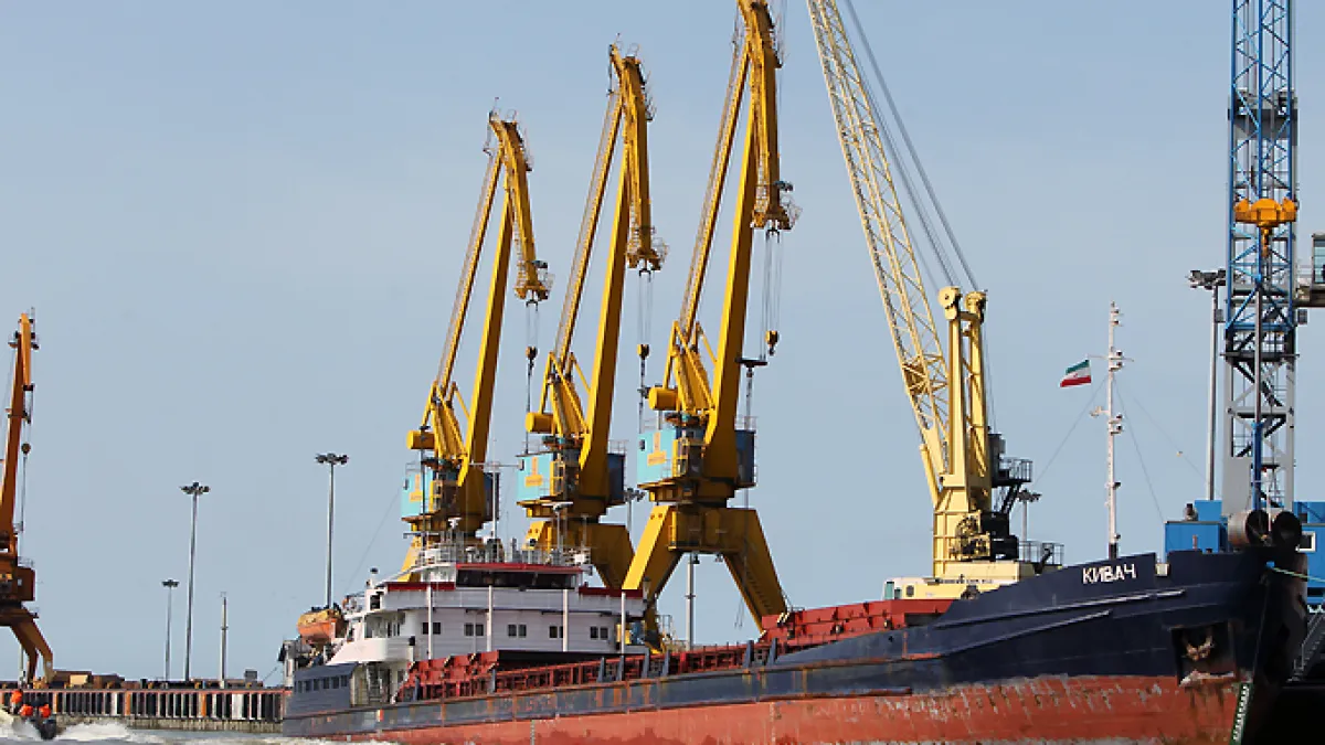 L’Iran sposta il commercio a nord, verso il Mar Caspio, mentre la guerra compromette lo Stretto di Hormuz