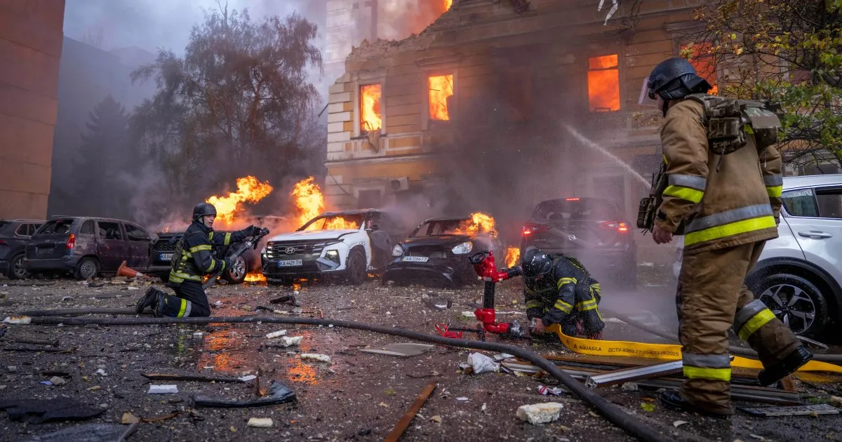 La Russia bombarda Kiev in Ucraina dopo un attacco mortale all'Accademia delle Scienze