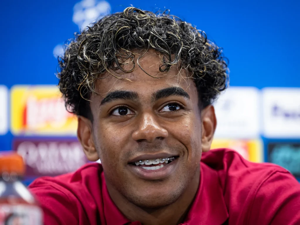 Lamine Yamal dice che "merita" il Pallone d'Oro, ma Mbappé è il suo principale rivale