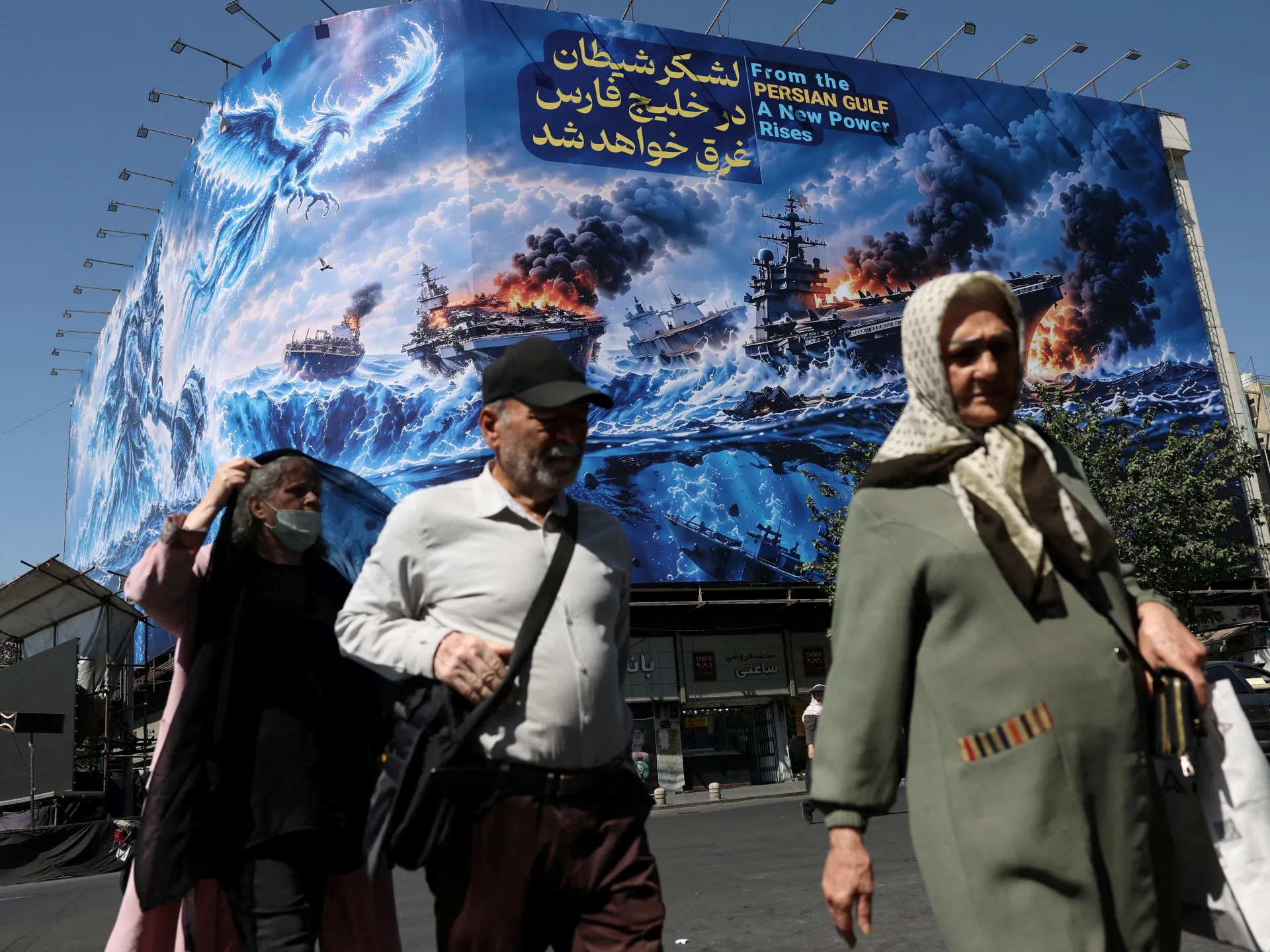 Le tensioni nello Stretto di Hormuz persistono mentre l’Iran e gli Stati Uniti si allontanano da un accordo