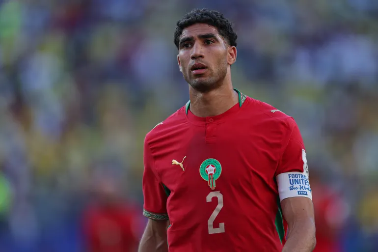13 giugno 2026; East Rutherford, New Jersey, Stati Uniti; Il difensore del Marocco Achraf Hakimi (2) in azione contro il Brasile durante una partita del Gruppo C della Coppa del mondo FIFA 2026 allo stadio del New York New Jersey. Credito obbligatorio: Immagini Vincent Carchietta-Imagn