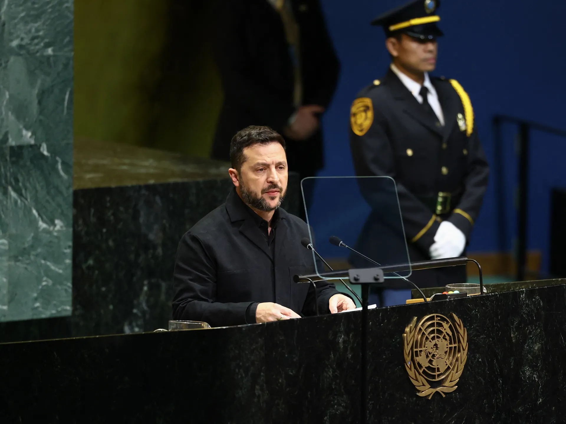 Zelenskyj ucraino chiede pressioni continue per porre fine alla “folle guerra di Putin”