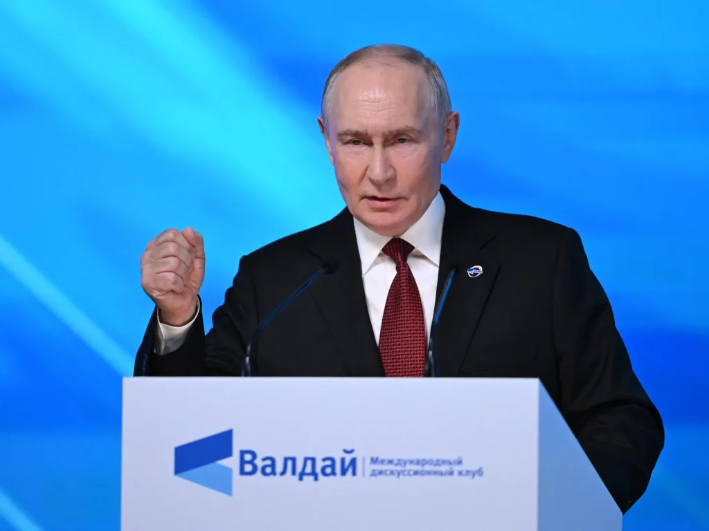 Il russo Putin esclude il cessate il fuoco con l'Ucraina durante il suo discorso a Mosca