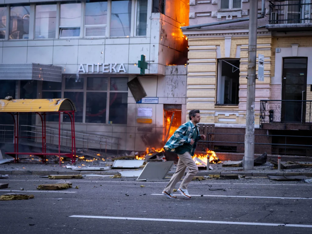 La Russia cerca di congelare l’Ucraina mentre subisce perdite e ritirate record