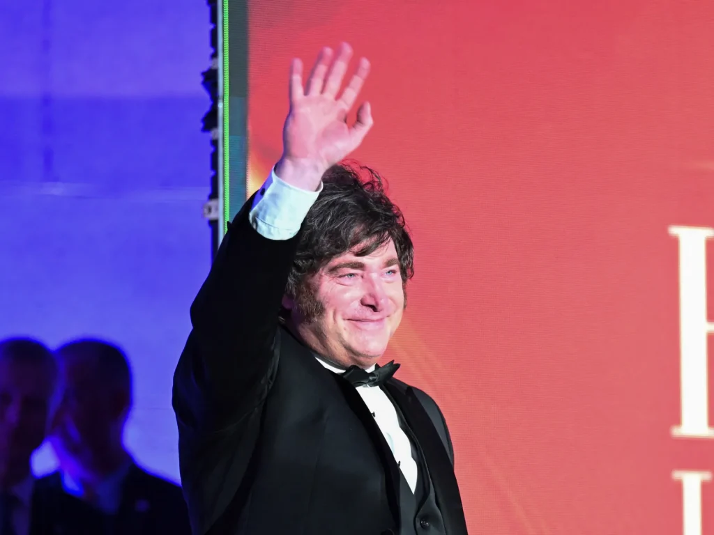L'argentino Milei sostiene Trump per le elezioni di medio termine negli Stati Uniti e ritiene che il voto sia cruciale per l'Occidente