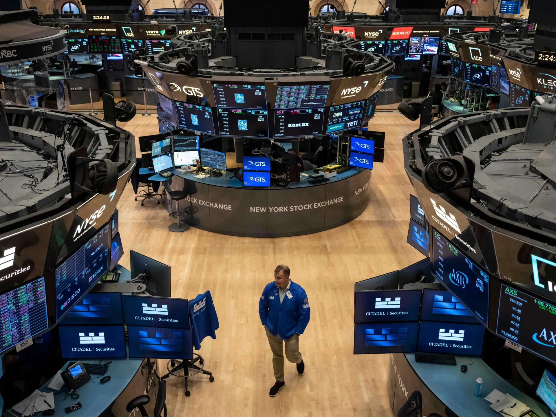 I titoli tecnologici statunitensi crollano mentre gli investitori si preoccupano della spesa per l’intelligenza artificiale
