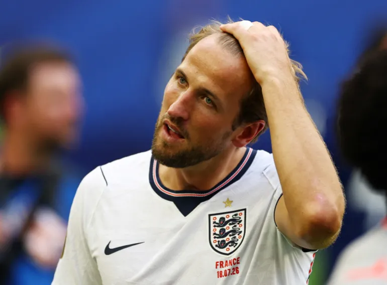 Harry Kane dell'Inghilterra reagisce dopo la partita mentre l'Inghilterra vince la medaglia di bronzo nella Coppa del mondo
