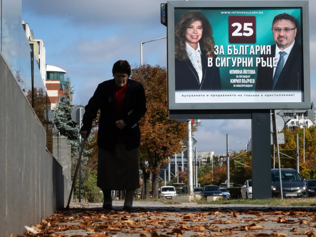 I bulgari votano per la presidenza all'ombra della guerra della Russia contro l'Ucraina