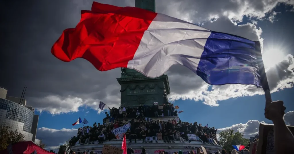 I crescenti problemi del debito francese: come i mercati obbligazionari determinano i costi di finanziamento dei paesi