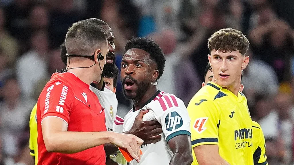 Il Real Madrid batte il Villarreal 1-0 ma Vinicius viene espulso per tirata di capelli