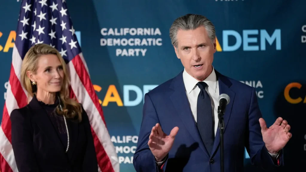 Il governatore della California Newsom potenzia la regolamentazione dell'intelligenza artificiale in vista della corsa presidenziale del 2028