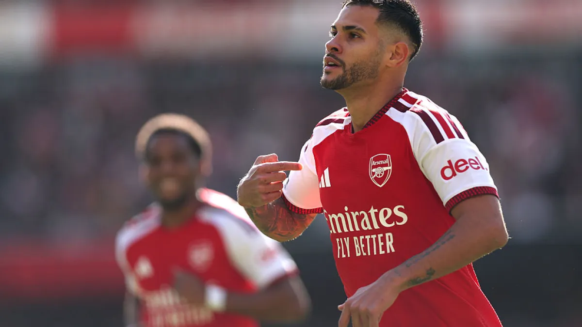 L'Arsenal ha battuto il Leeds 2-1 nella vittoria in rimonta e si è portato al livello del Manchester City in testa alla classifica