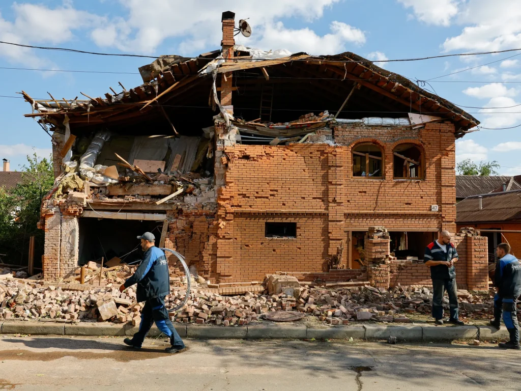 L'Ucraina lancia un grande attacco con droni sulla regione russa di Mosca, uccidendo due persone