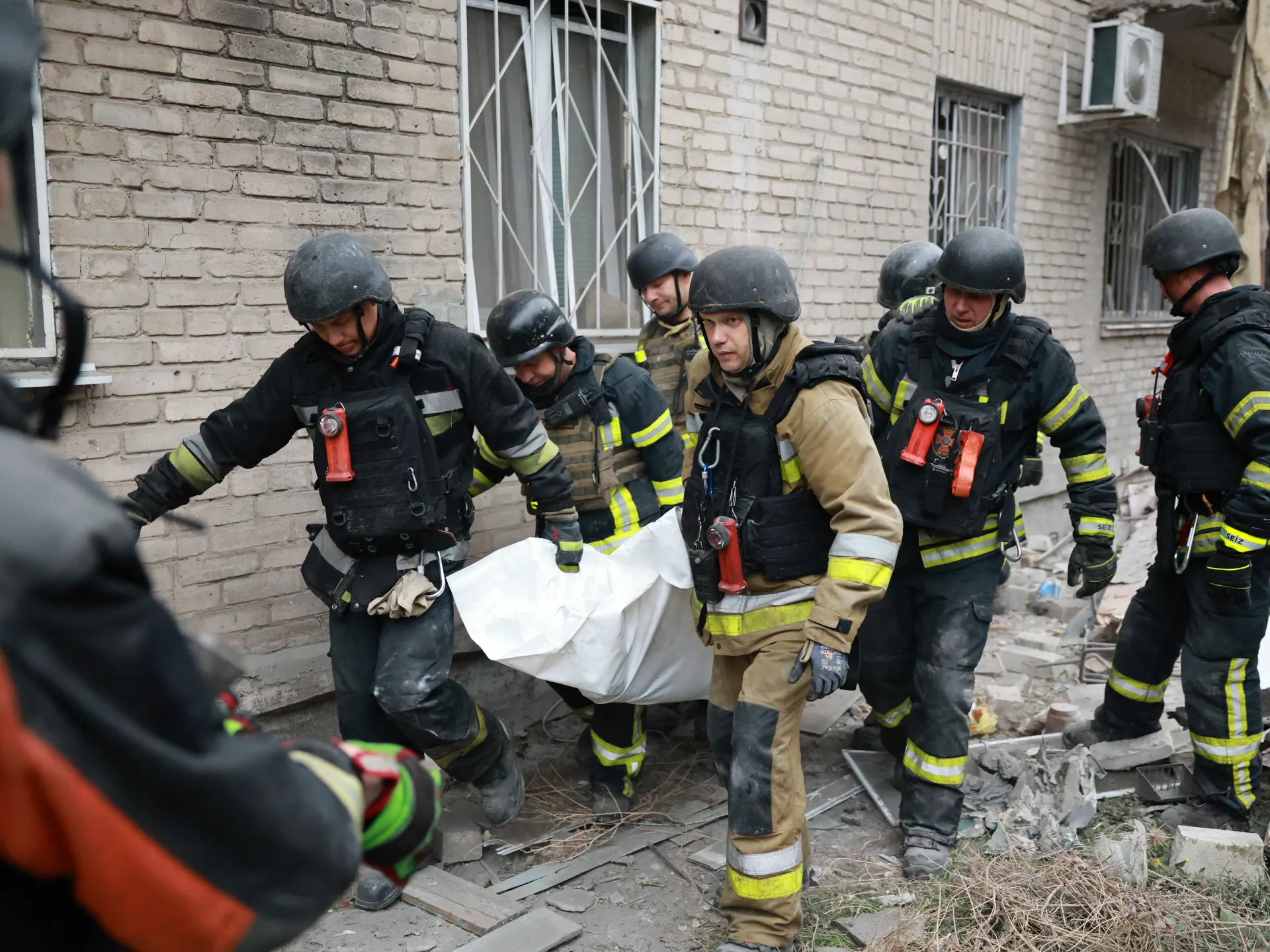 La Russia uccide 20 persone in Ucraina mentre gli Stati Uniti ospitano colloqui “produttivi” per porre fine alla guerra