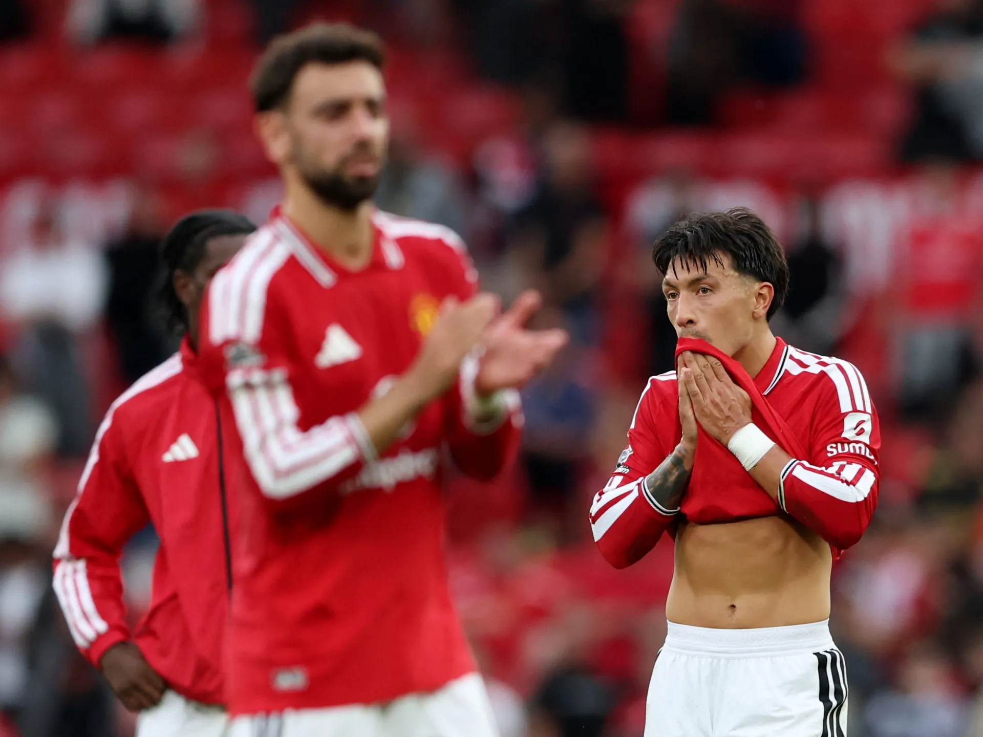 Martinez del Man United si rivolge ai social media per difendere le sue critiche al club