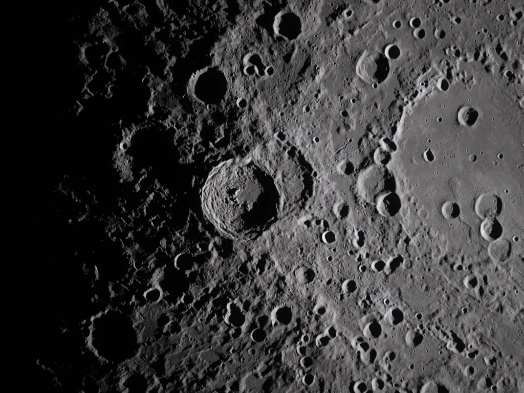 Perché Stati Uniti, Russia e Cina corrono per mettere i reattori nucleari sulla Luna?