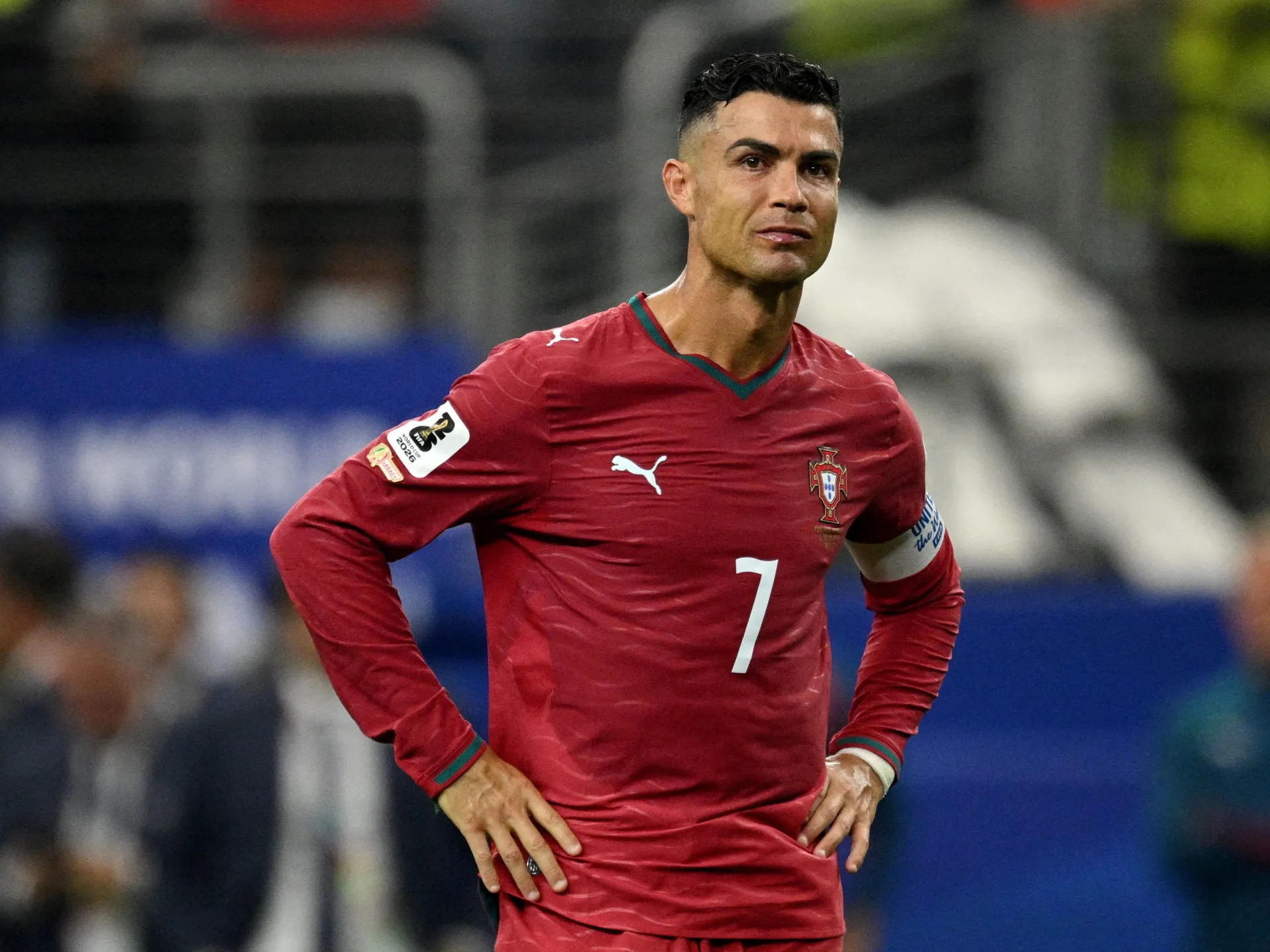 Ronaldo squalificato dalla Federcalcio portoghese dopo aver lasciato il campo e aver criticato l'allenatore
