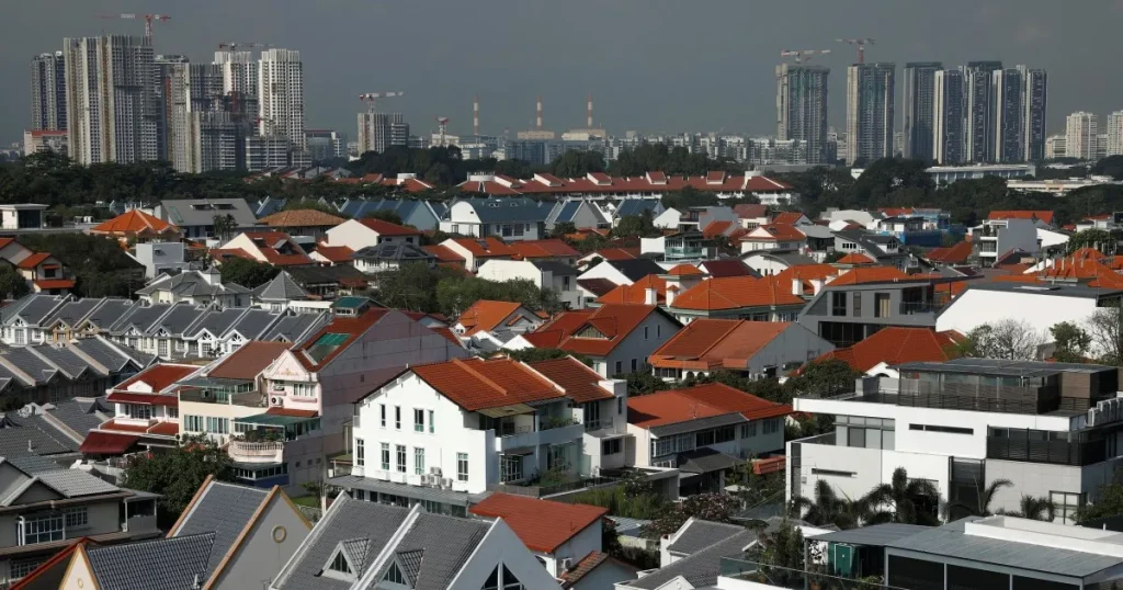Singapore deferisce otto dipendenti pubblici alla polizia per acquisti immobiliari